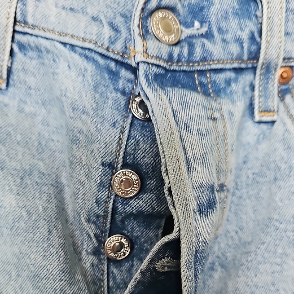 Levi's 501 Festival VSCO Cut Off Denim Distressed Women Shorts Size 29 - Picture 2 of 11
